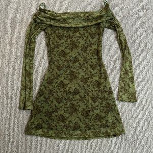 UO Isla Long Sleeve Off-The-Shoulder Green Mini Dress